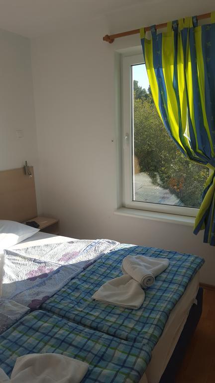 Bed&Breakfast Villa Eva Omišalj Стая снимка